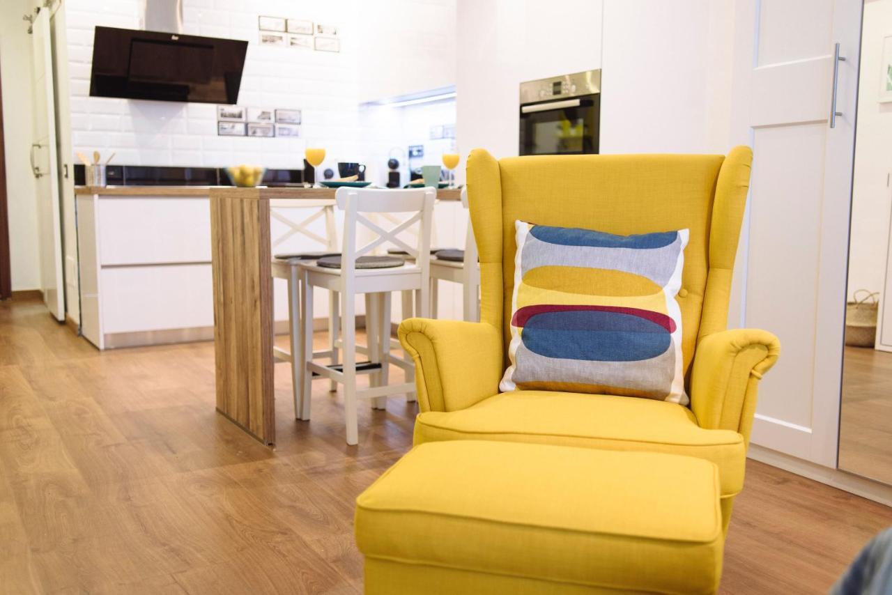 Blonski-Yellow Malaga Luaran gambar